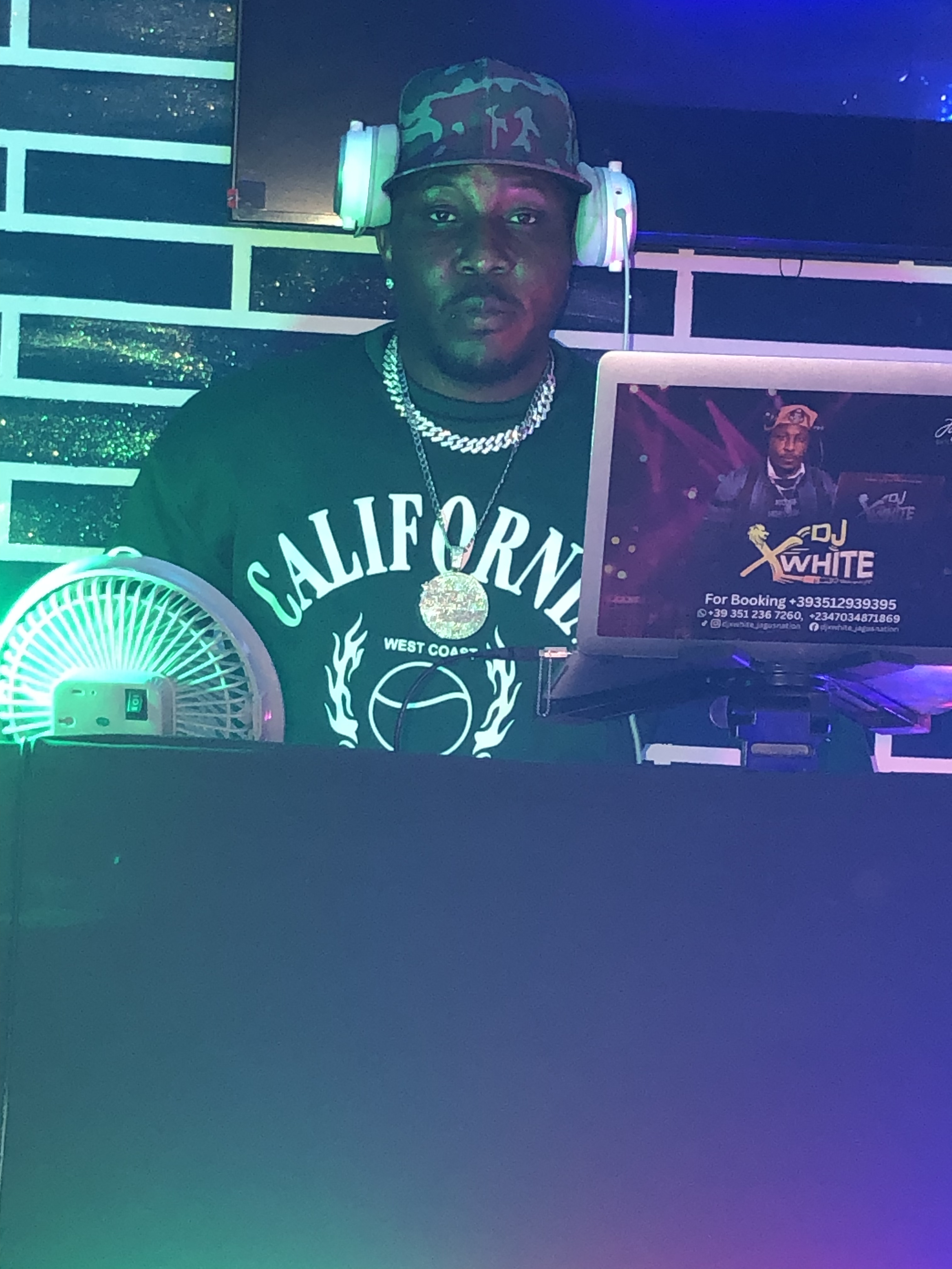 DJ XWHITE